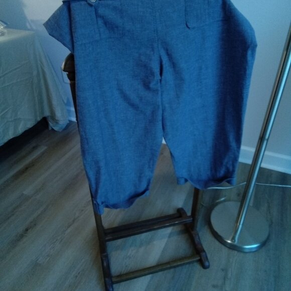 Alfred Dunner Women's 18 Classic Capris - Picture 6 of 9